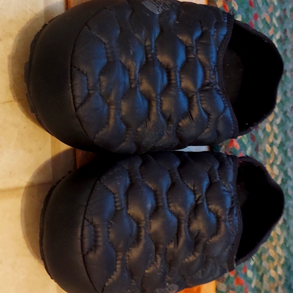 Northface slippers